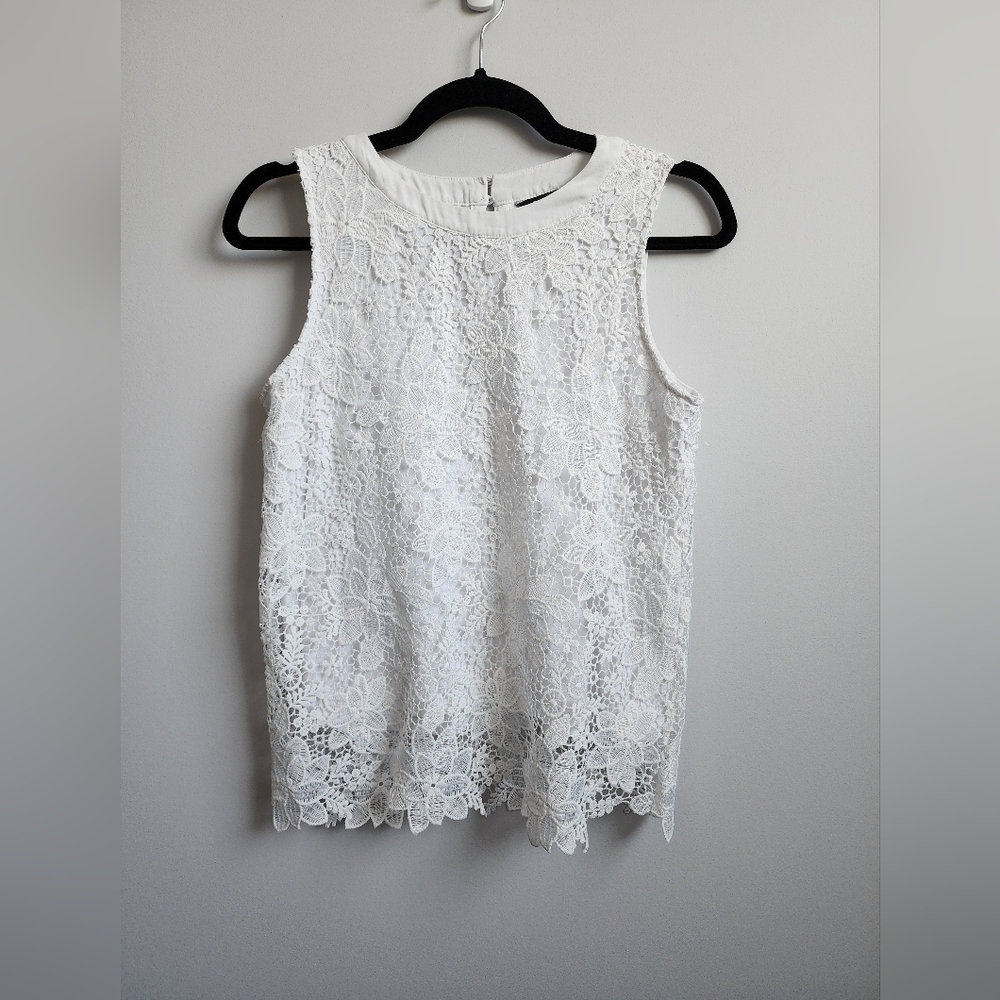 Floral lace tank